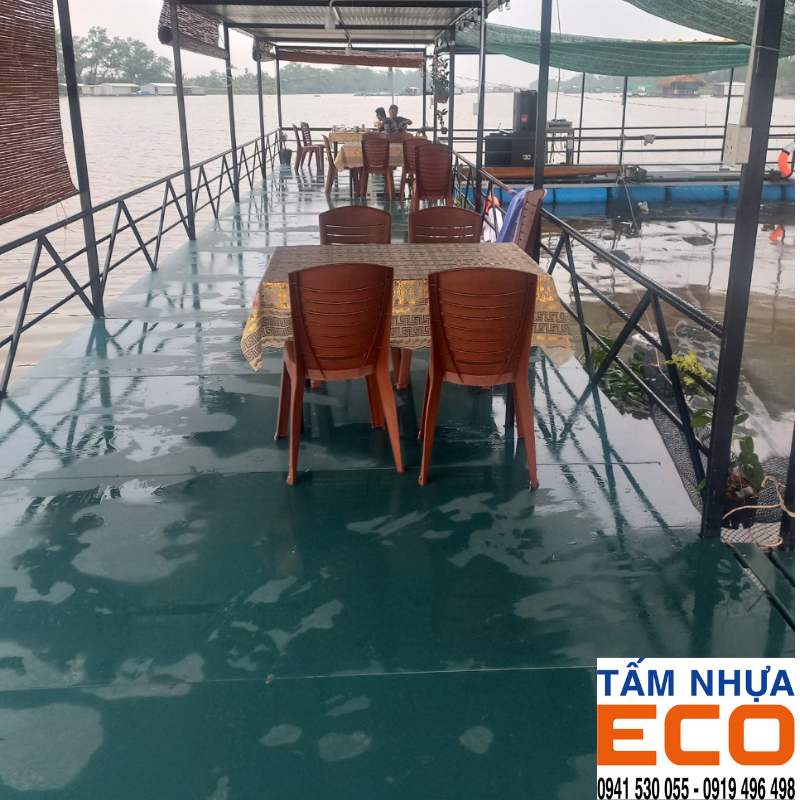 Tấm nhựa Eco vệ sinh dễ dàng